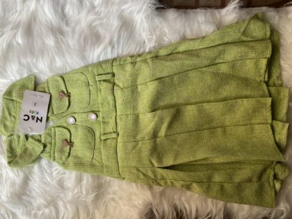 Green collar cooperate gown